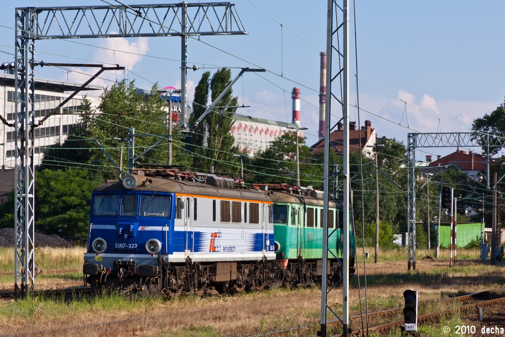 EU07-323