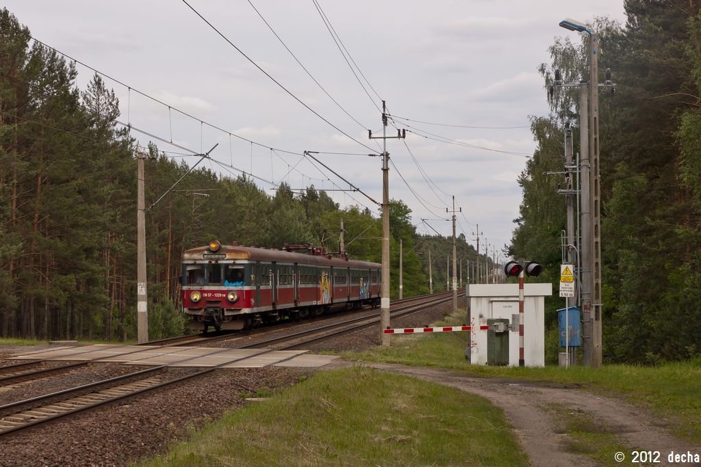 EN57-1229