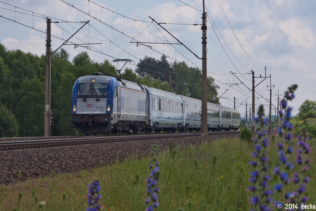 5 370 001