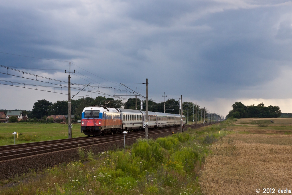 5 370 002