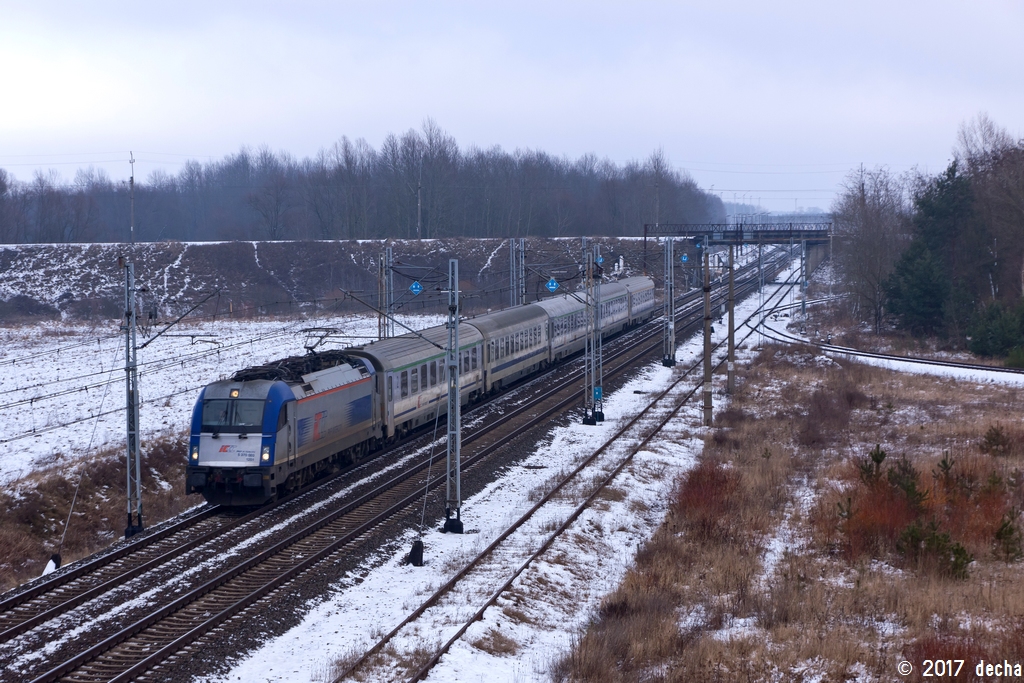 5 370 003