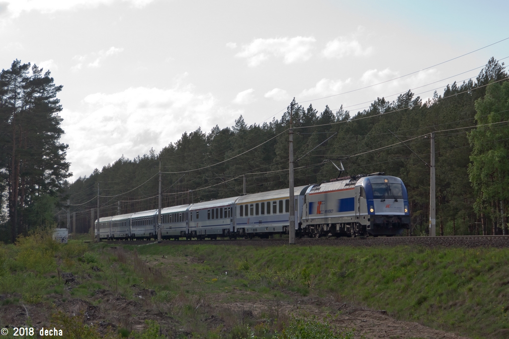 5 370 004