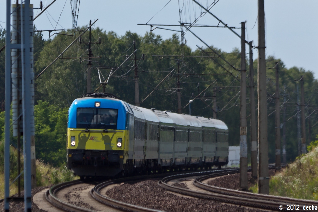 5 370 004