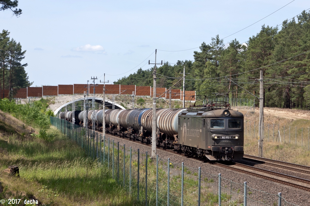 182 052-1