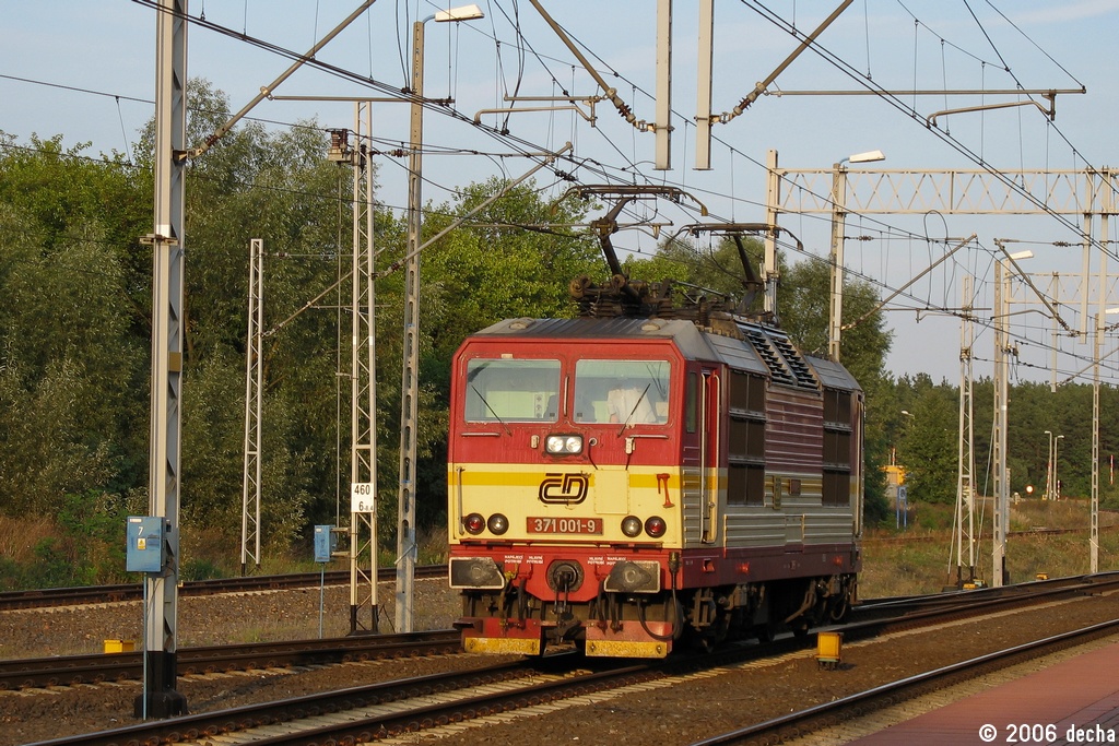 371 001-9