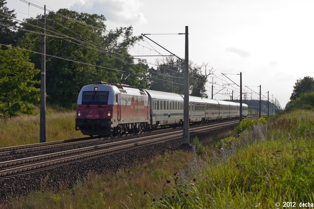 5 370 001