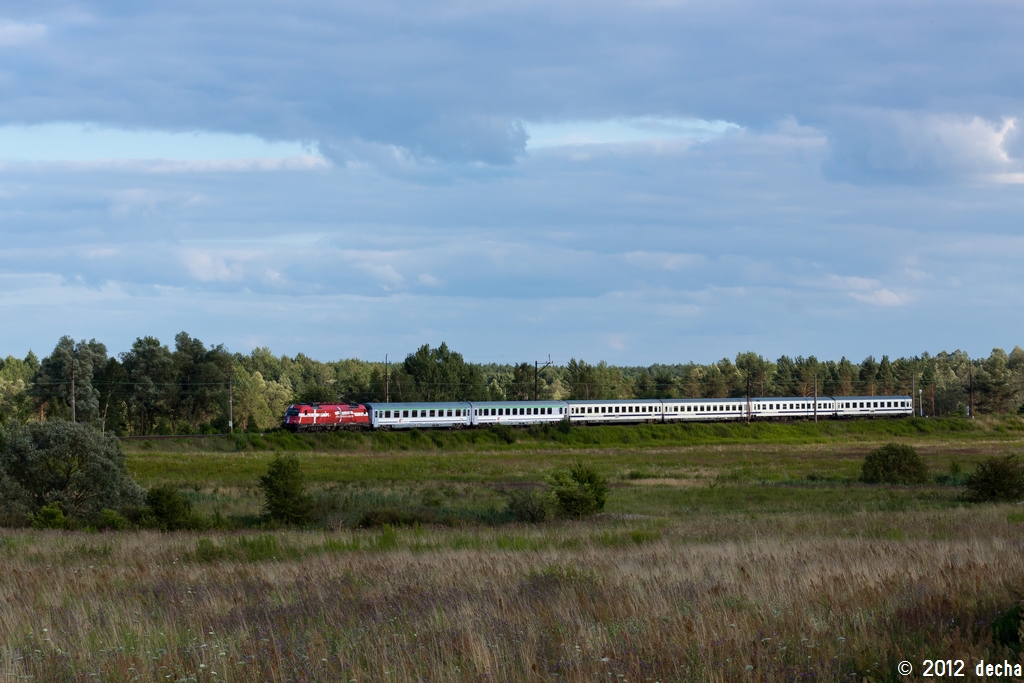 5 370 003